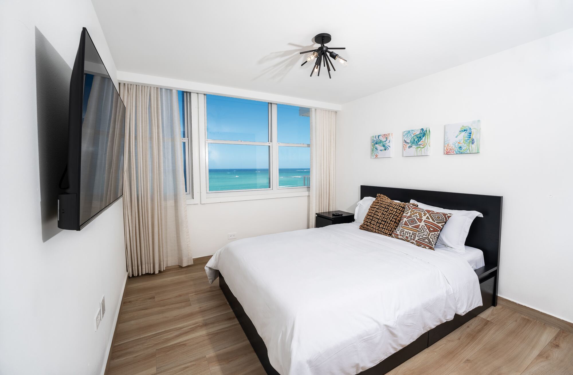 Casa Julia Isla Verde – primary bedroom